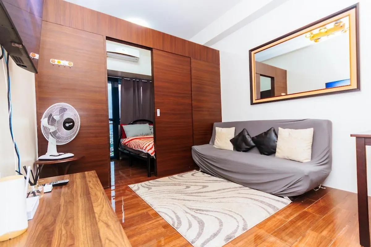 Penthouse Perfection 5515 In Air Condo Makati 300 Mbps Gym Swim Park Laugh Hi Speed Internet Μανίλα